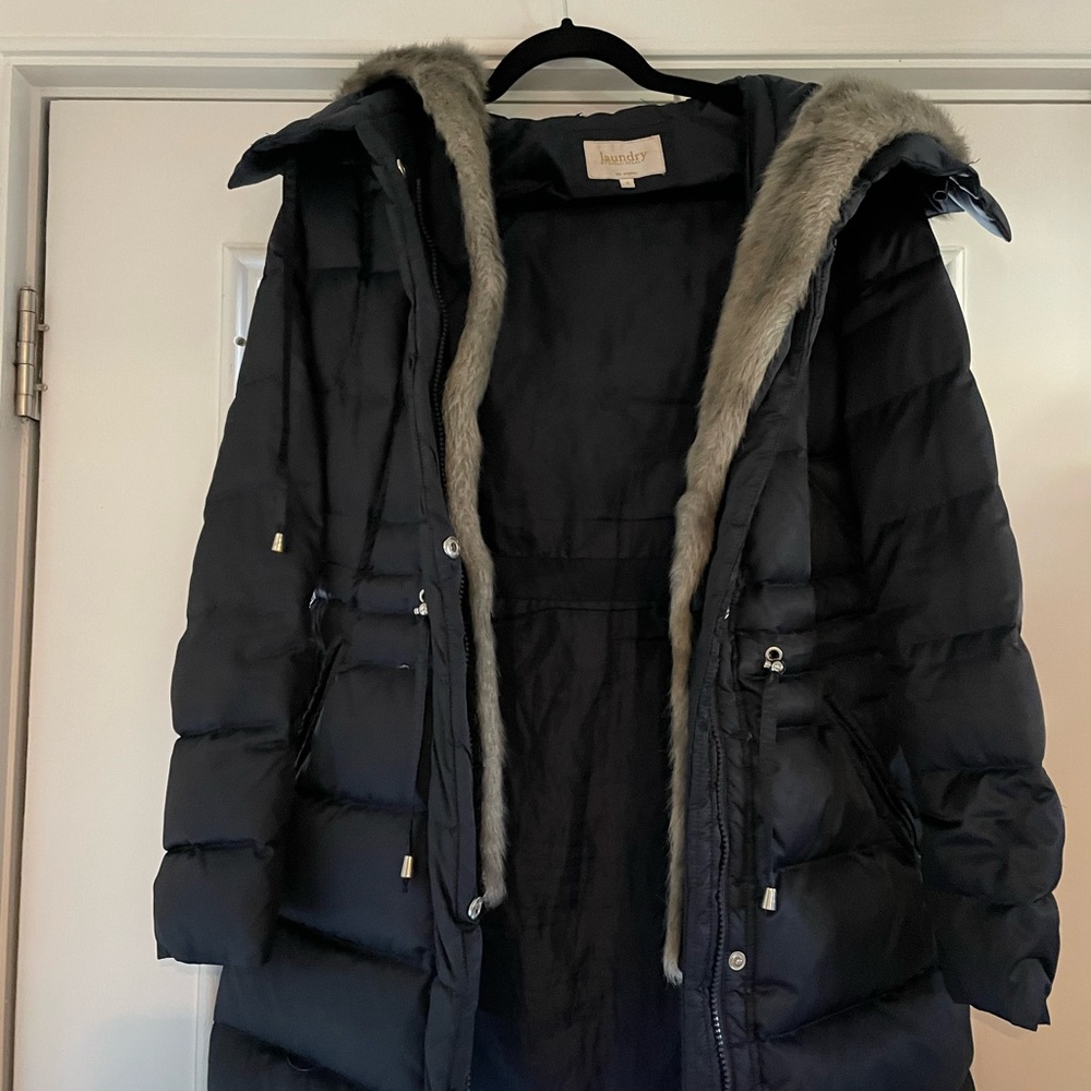 Laundry by Shelli Segal. Size S winter coat.